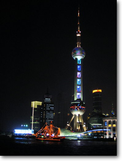 上海のシンボル東方明珠塔