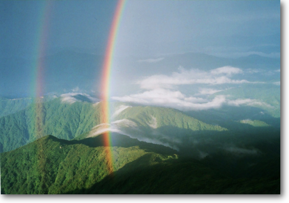 駒の小屋から見た虹