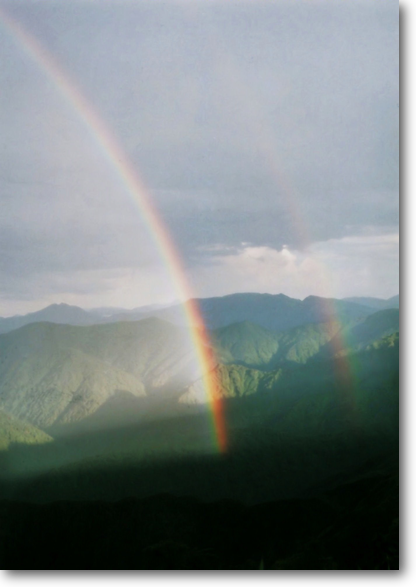 駒の小屋から見た見事な虹